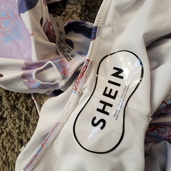 One piece tie around swim suit - Picture 4 of 5